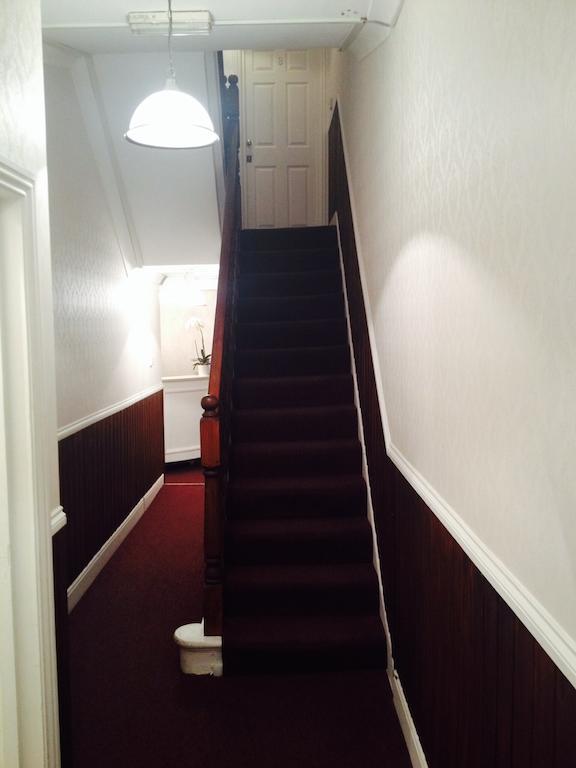 Earls Court Studios London Luaran gambar