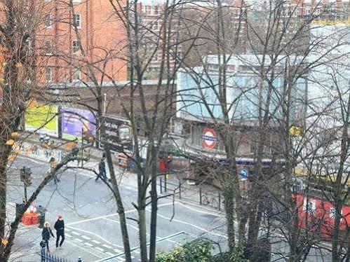 Earls Court Studios London Luaran gambar
